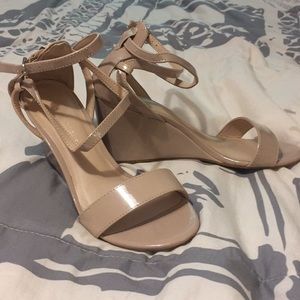 Nude Wedges